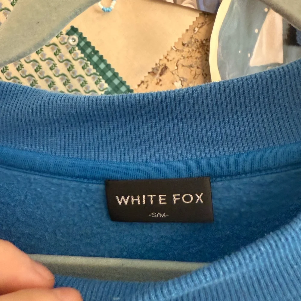 White Fox Boutique Vibrant Blue Crew Neck Sweater - Picture 4 of 4